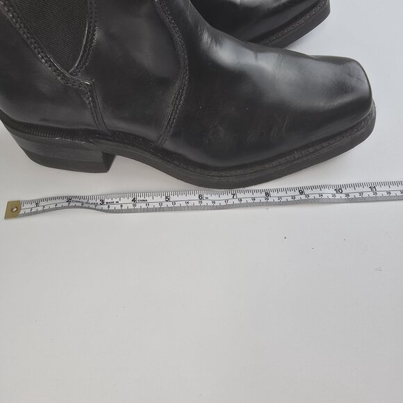 Dayton Aurora (Chelsea) Boots. Handmade in Vancouver. - Picture 2 of 11